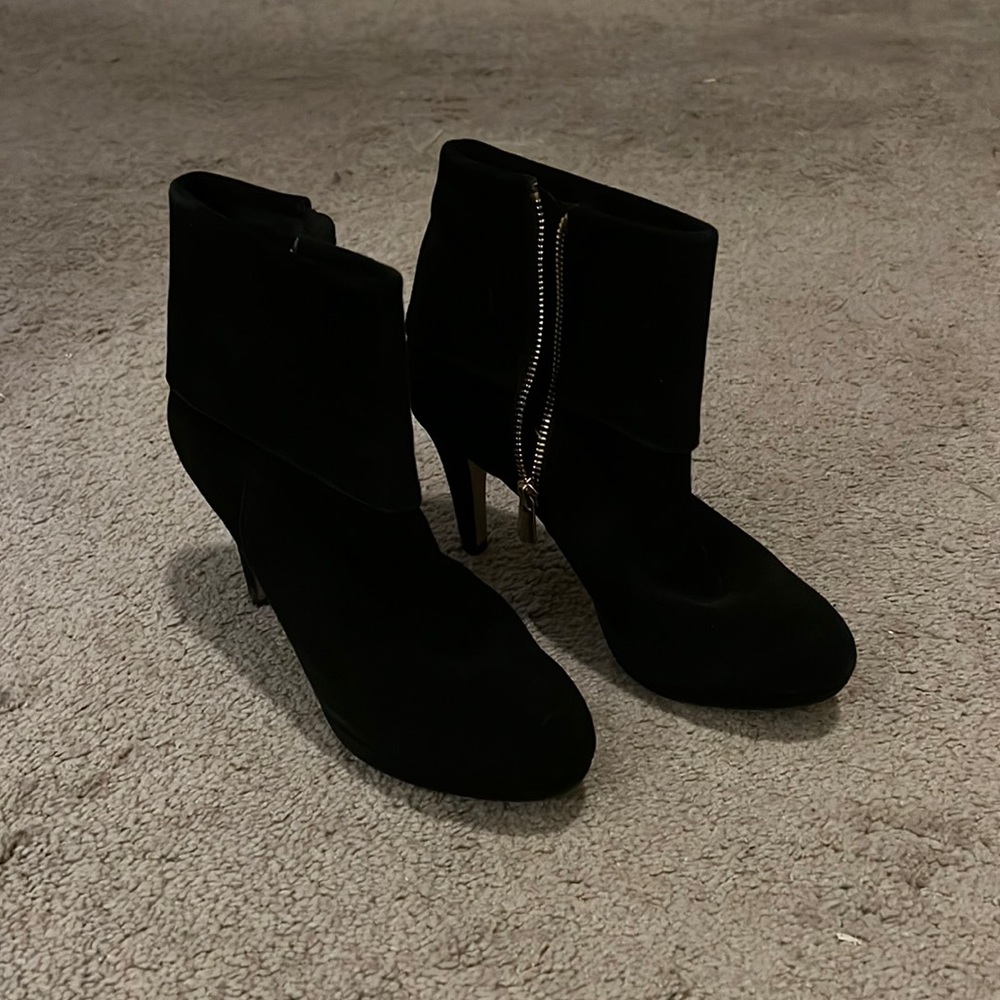 High heeled suede boots